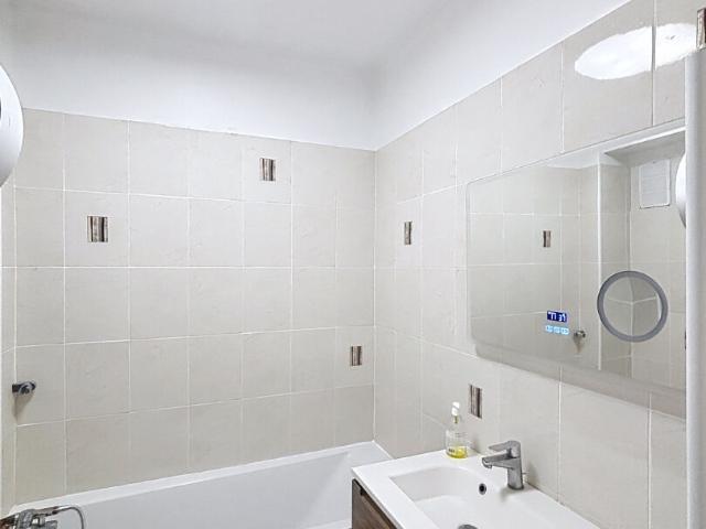 Appartement 3 pièces, 77 m² à louer à Marseille 4 13004