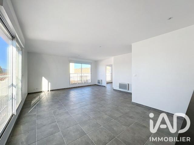 Appartement 3 pièces, 77 m² à louer à Oraison 04700