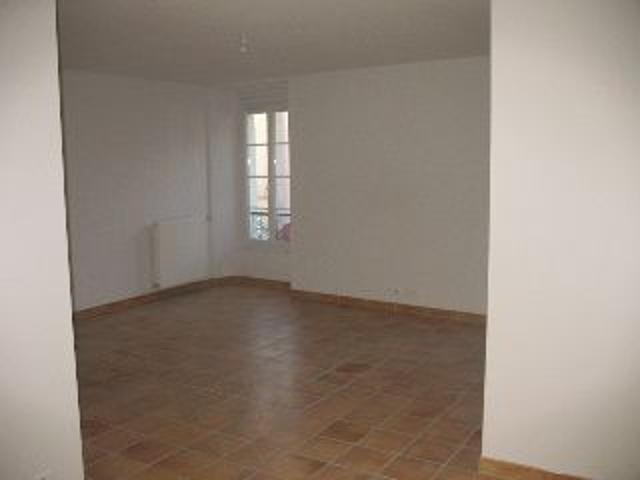 Appartement 3 pièces, 77 m² à louer à Sisteron 04200