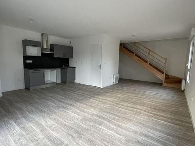 Appartement 3 pièces, 74 m² à louer à Cormelles le Royal 14123