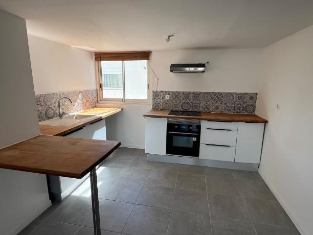Appartement 3 pièces, 75 m² à louer à Saint Denis 97400