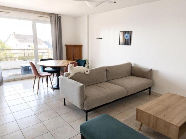 Bel appartement meublé 2 chambres avec balcon, cave, garage et parking
