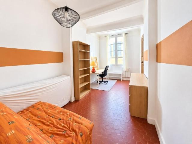 Appartement 3 pièces rénové Aix en Provence, rue Manuel, à deux pas du Palais de Justice