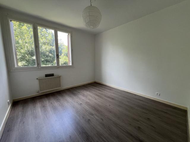 Appartement 3 pièces, 76 m² à louer à Aubenas 07200