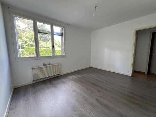 Appartement 3 pièces, 76 m² à louer à Aubenas 07200