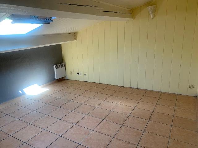 Appartement 3 pièces, 76 m² à louer à La Roquebrussanne 83136