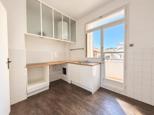 Appartement 3 pièces, 76 m² à louer à Marseille 8 13008