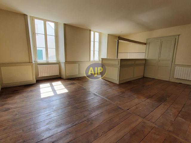 Appartement 3 pièces, 76 m² à louer à Pontivy 56300