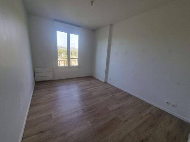 Appartement 3 pièces 78200