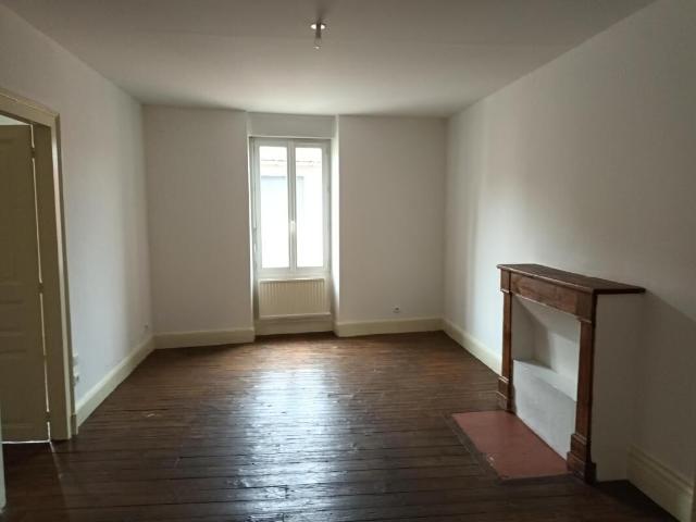 Appartement 3 pièces, 79 m² à louer à Decazeville 12300