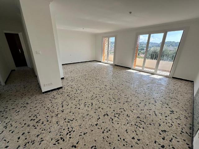 Appartement 3 pièces, 79 m² à louer à Ollioules 83190