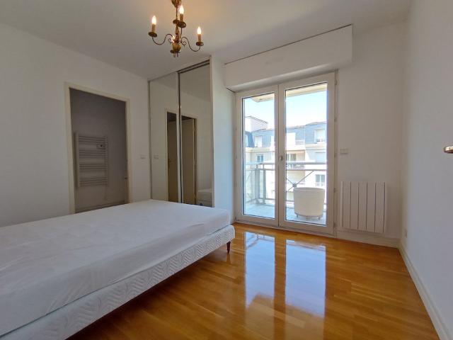 Appartement 3 pièces, 80 m² à louer à Bordeaux 33000