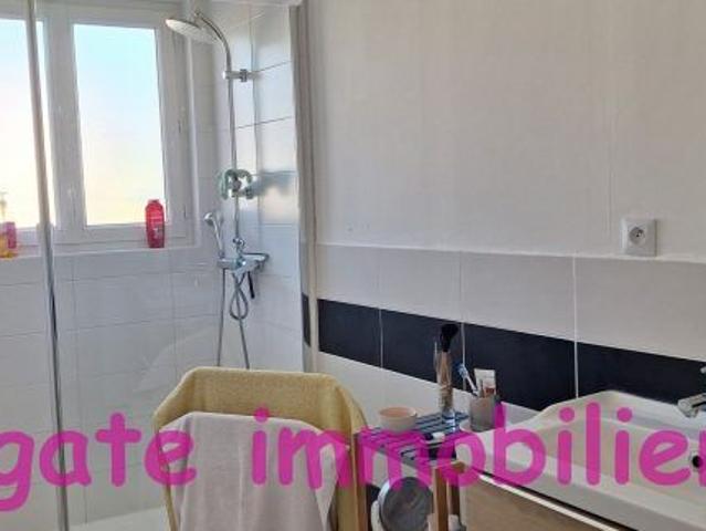 Appartement 3 pièces, 80 m² à louer à Captieux 33840
