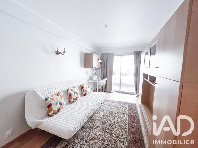 Appartement 3 pièces, 80 m² à louer à Paris 16 75016