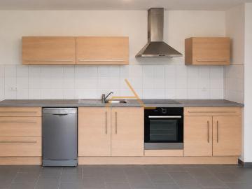 Appartement 3 pièces, 80m² en location à Taulignan 590 € par mois