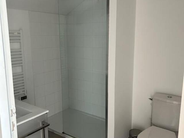 Appartement 3 pièces, 81 m² à louer à Bordeaux 33000