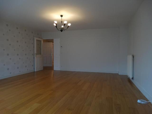 Appartement 3 pièces, 81 m² à louer à Mouvaux 59420