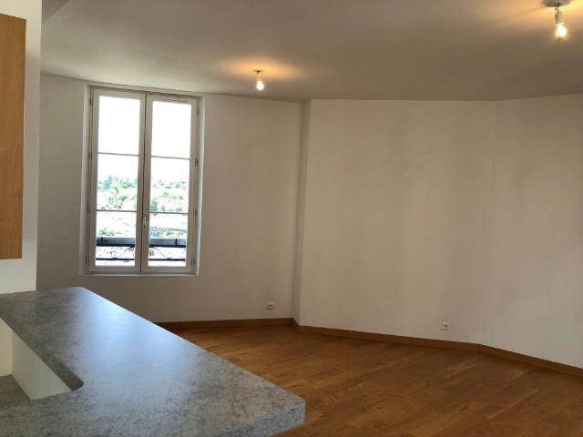 Appartement 3 pièces, 81 m² à louer à Poitiers 86000