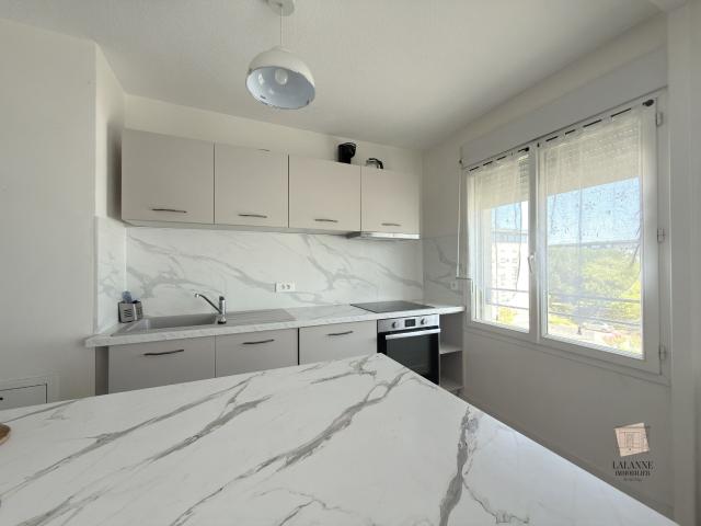 Appartement 3 pièces, 82 m² à louer à Bordeaux 33300