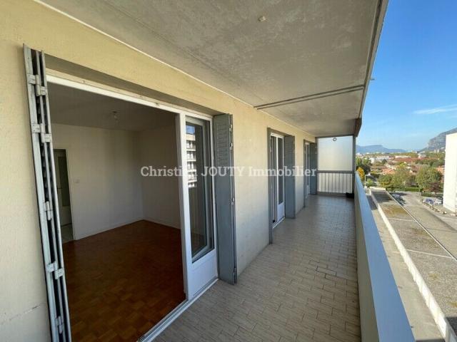 Appartement 3 pièces, 82 m² à louer à Eybens 38320