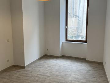 Appartement 3 pièces, 82 m² à louer à Satillieu 07290