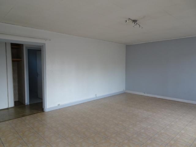 APPARTEMENT 3 PIÉCES 82M2 et LOCAL COMMERCIAL 76M