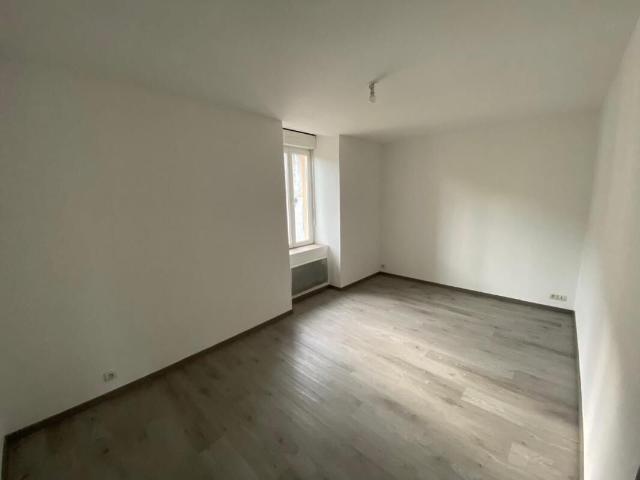 Appartement 3 pièces, 84 m² à louer à Bessèges 30160