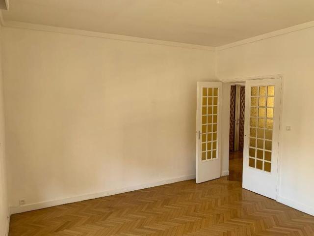 Appartement 3 pièces, 84 m² à louer à Marseille 8 13008