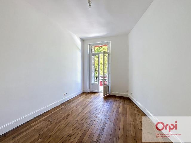 Appartement 3 pièces, 84 m² à louer à Néris les Bains 03310