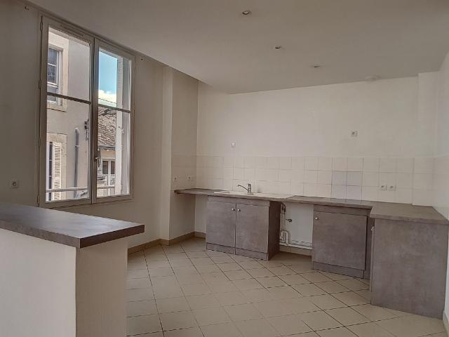 Appartement 3 pièces, 84 m² à louer à Orléans 45000
