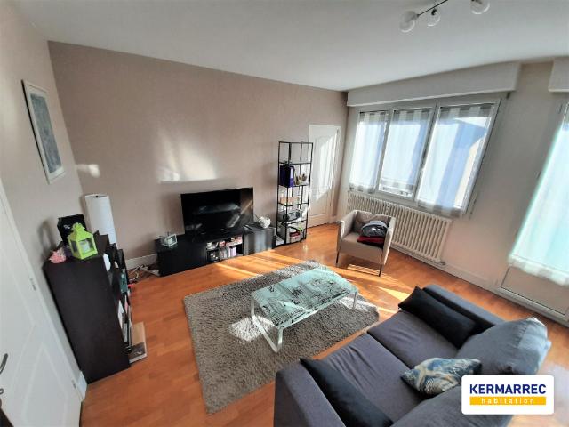 Appartement 3 pièces – 85 m² environ 880 €/mois