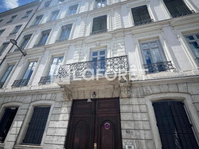 Appartement 3 pièces, 88 m² à louer à Lyon 2 69002