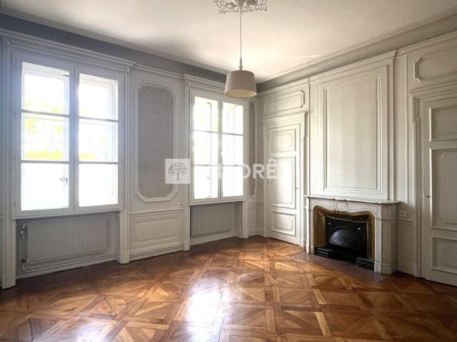 Appartement 3 pièces, 88 m² à louer à Lyon 2 69002