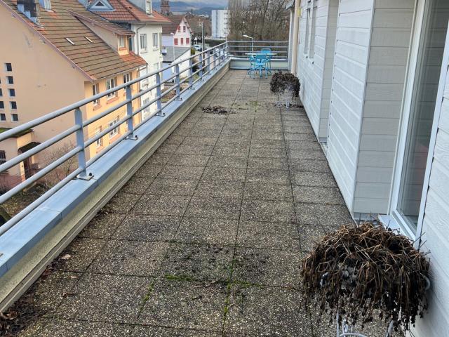 Appartement 3 pièces 79m2, terrasse, cave, garage. Idéalement situé
