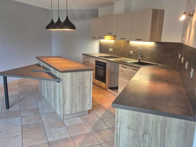 Appartement 3 pièces, 90 m² à louer à Mionnay 01390