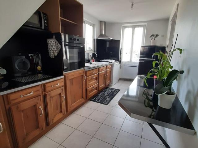 Appartement 3 pièces, 90 m² à louer à Saint Même les Carrières 16720