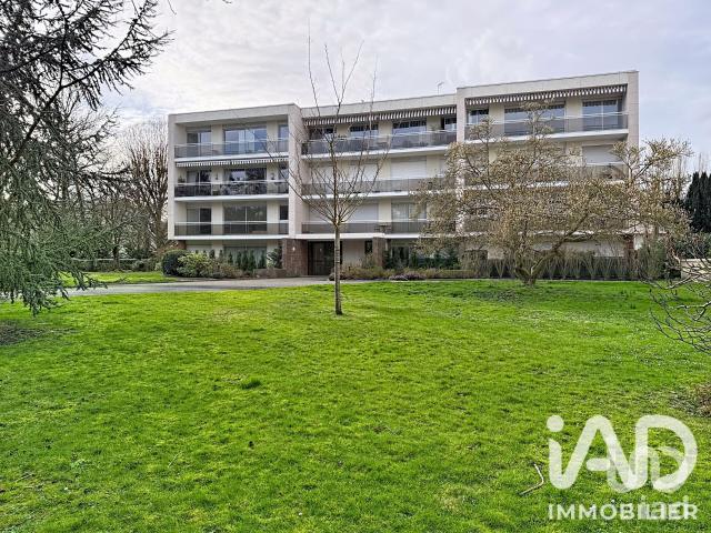 Appartement 3 pièces, 91 m² à louer à Vaucresson 92420