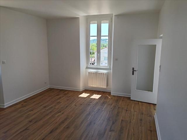 Appartement 3 pièces, 95 m² à louer à Mozac 63200