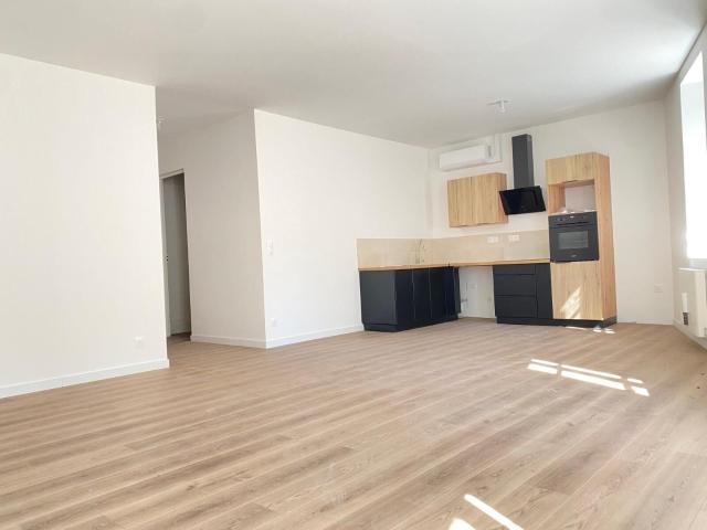 Appartement 3 pièces, 92 m² à louer à Serrières 07340