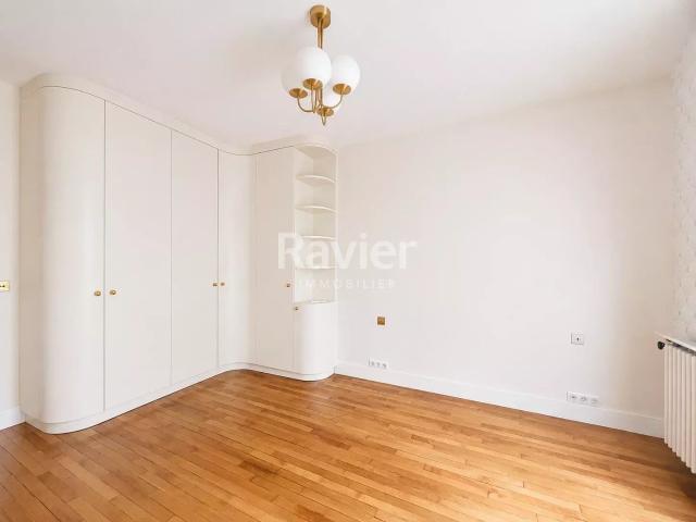 Appartement 3 pièces, 96 m² à louer à Paris 15 75015