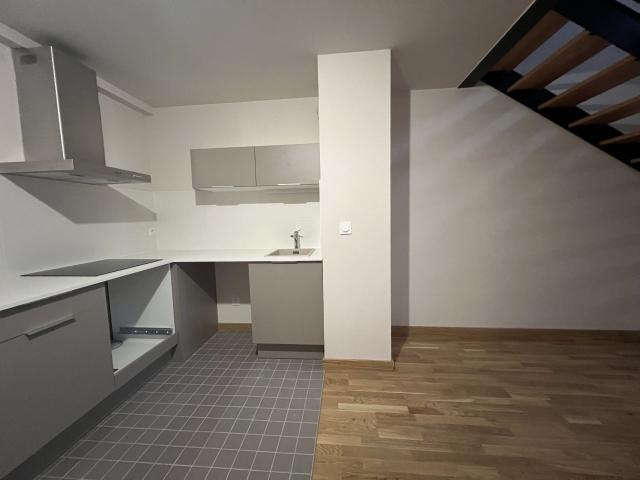 Appartement 3 pièces, 96 m² à louer à Poitiers 86000