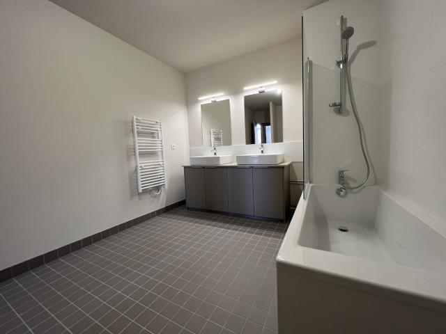 Appartement 3 pièces, 96 m² à louer à Poitiers 86000