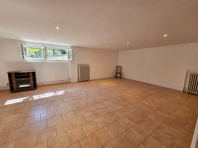 Appartement 3 pièces, 120 m² à louer à Castelginest 31780