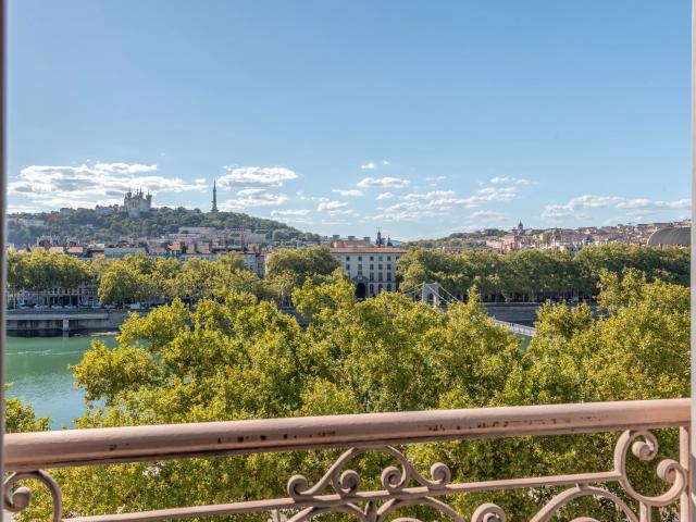 Appartement 3 pièces 130 m²