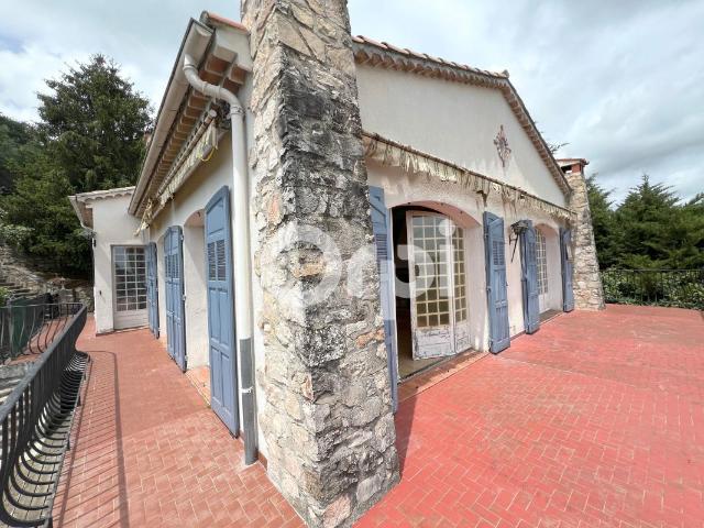 Appartement 3 pièces 174 m²