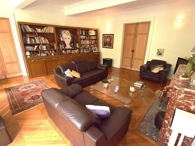 Appartement 3 pièces 174 m²