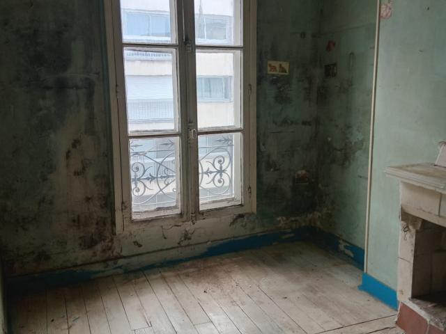 Appartement 3 pièces 19 ème A rénover