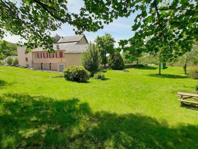 Appartement 3 pièces, 19 m² à louer à Salmiech 12120