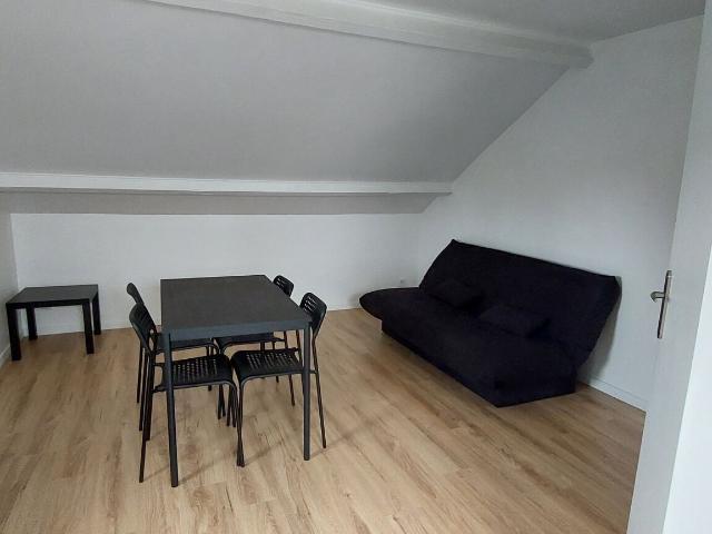 Appartement 3 pièces, 30 m² à louer à Chaumont 89340
