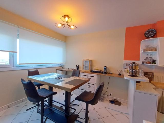 3 Pièces lumineux vendu loué avec loggia, parking et vue dég